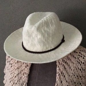 NWT Woven Off-white Hat with Brown Braided Accent